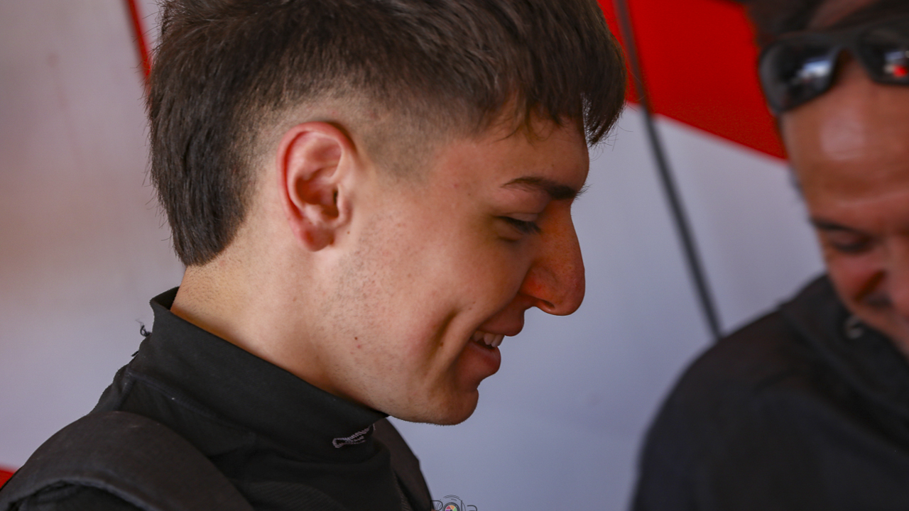 Manu Borgert avanzó en la final arribando 10° a la última bandera a cuadros del año y sumó puntos importantes en el cierre de la temporada